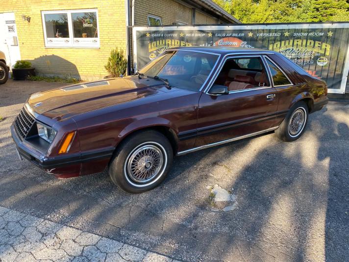 Ford Mustang GHIA FOX BODY