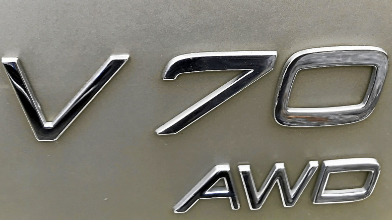 Volvo V70 AWD 440 Desert Wind Pearl Metallic