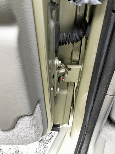 Volvo V70 AWD 440 Desert Wind Pearl Metallic