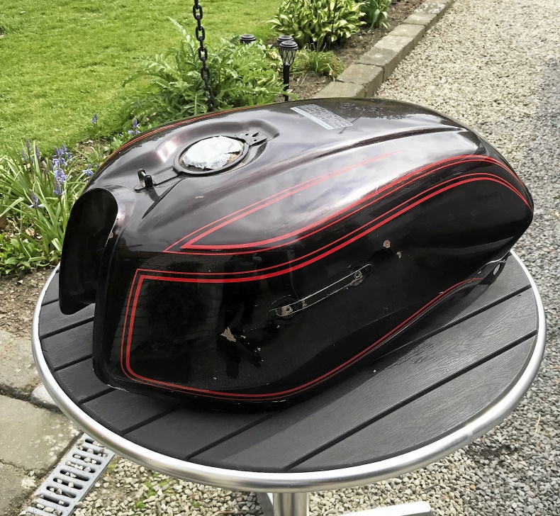 Begagnad tank till Honda 750