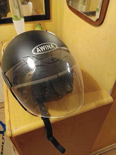 Mc Hjälm med inbyggt visir