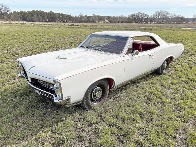 Pontiac GTO 2 DR HT
