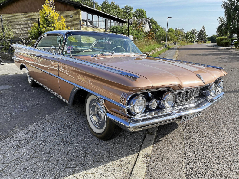 Oldsmobile 98 Coupe