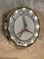 Mercedes Benz-klocka 1909 med belysning