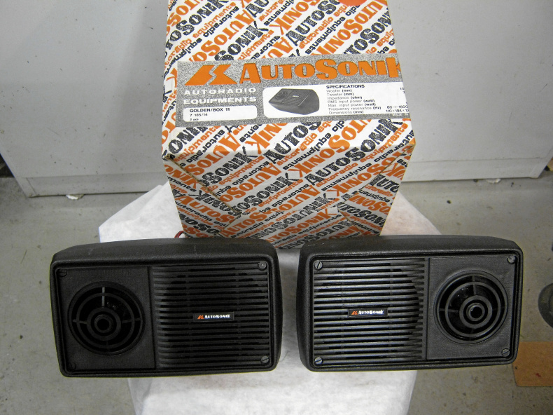 Högtalare för bl.a. hatthyllan. NOS.