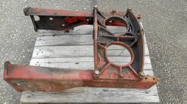 Framaxelfäste och balkar