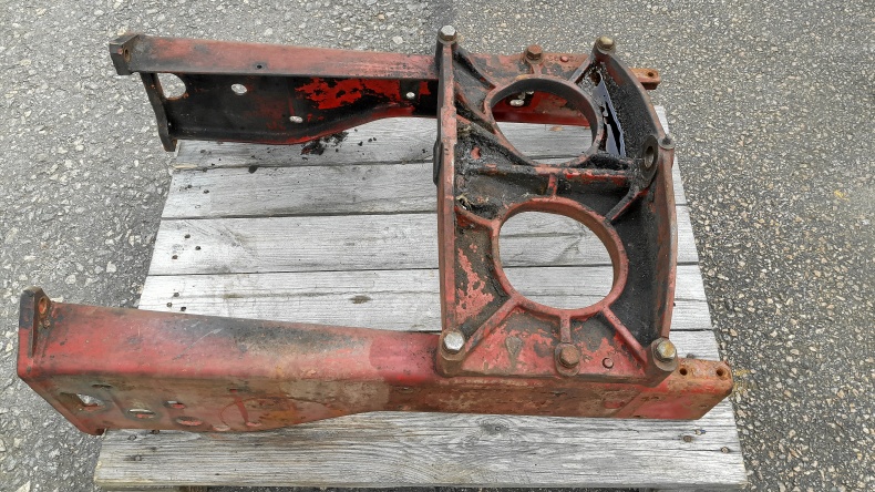 Framaxelfäste och balkar