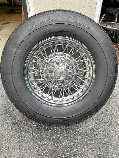 4 st kromade ekerfälgar 6x14 med däck
