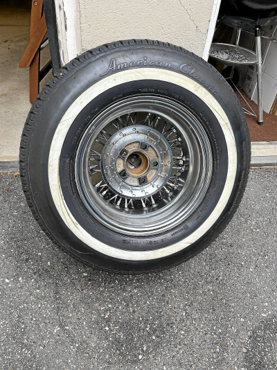 4 st kromade ekerfälgar 6x14 med däck