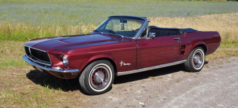 Ford Mustang Cab