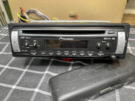 Bilstereo med CD-spelare