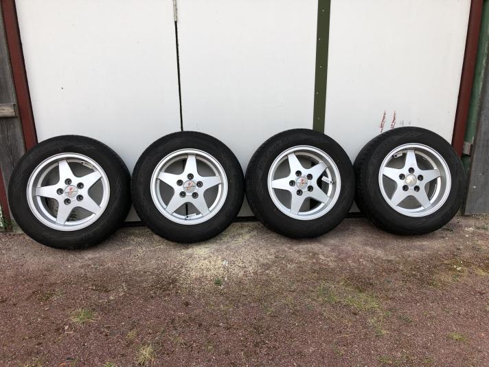 Fondmetal fälgar med däck