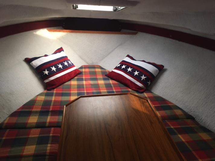 Sea Ray Seville Midcabin 21