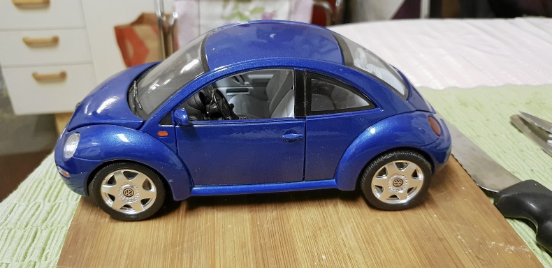 VW NEW BEETLE