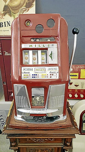 ÄLDRE NOSTALGI OCH KURIOSA SÄLJES