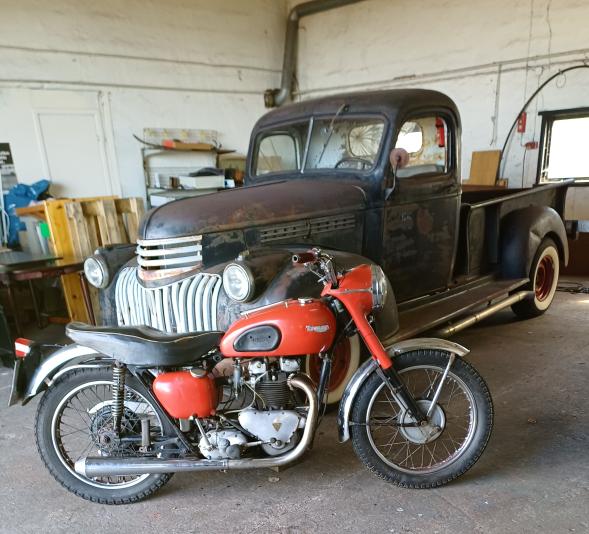 Triumph Speed Twin 1956