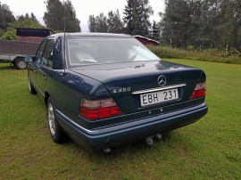 Mercedes-Benz E 200