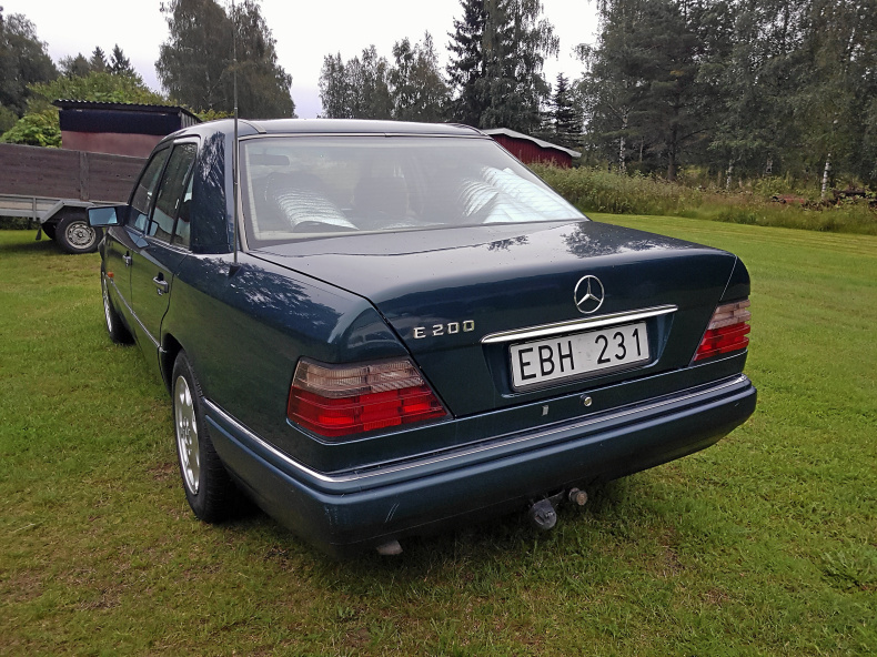 Mercedes-Benz E 200