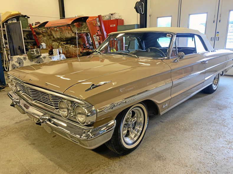 Ford Galaxie 500XL