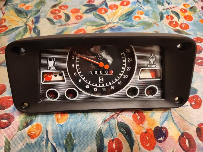 Ford 4600 -77, Ny instrumentpanel.