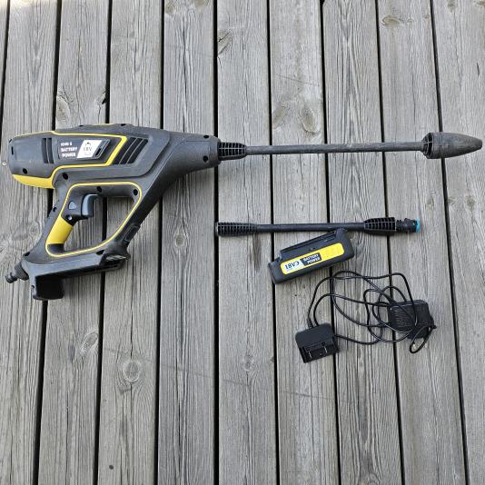 Batteridriven högtryckstvätt