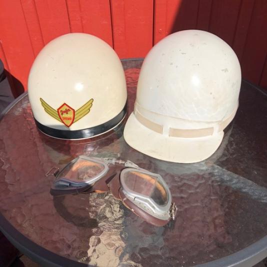 Äldre hjälmar "störtollon"