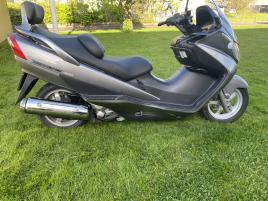Suzuki Burgman 400 cc (med bonus)