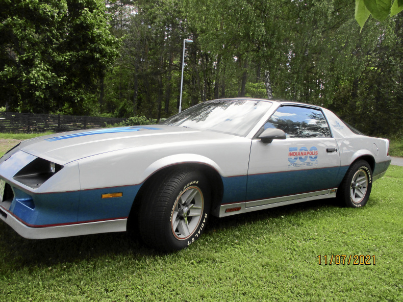 Camaro Z28 Pacecar
