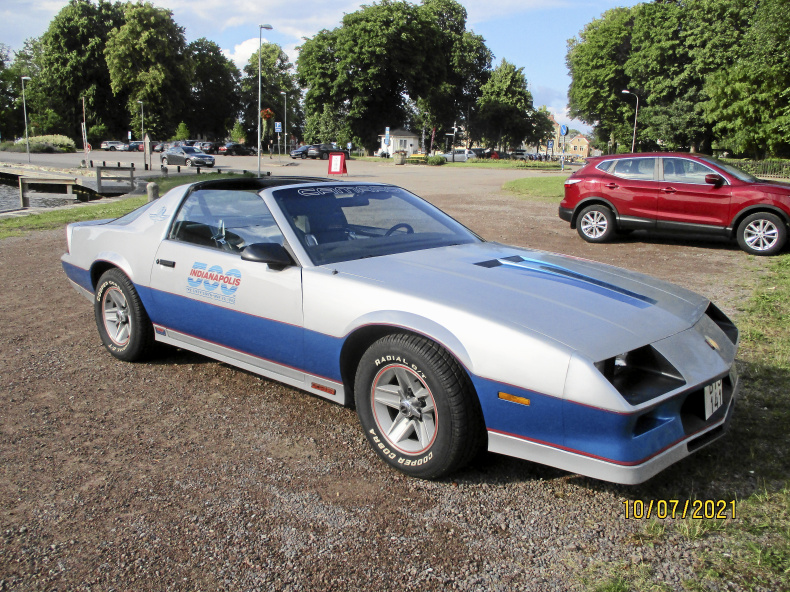 Camaro Z28 Pacecar