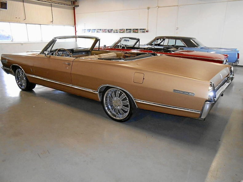 Mercury Parklane Cab