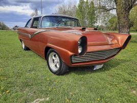 Ford Crown Victoria