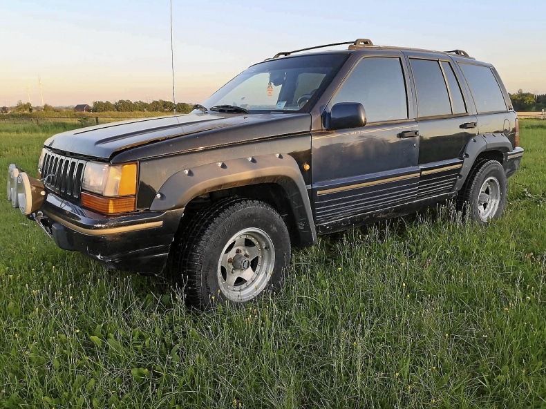 Jeep Grand Cherokee A-traktor