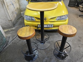 Bar-bord med 2 stolar