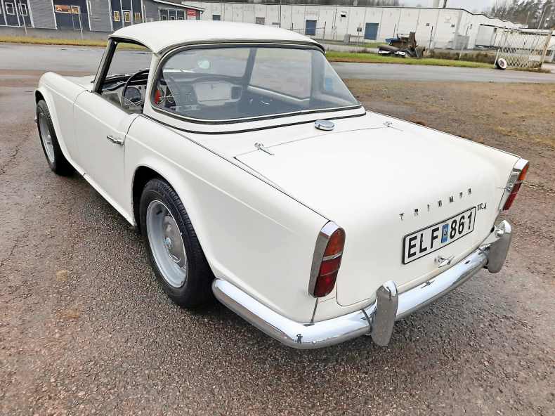 Triumph TR 4
