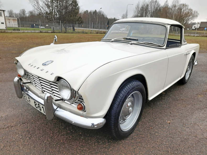 Triumph TR 4