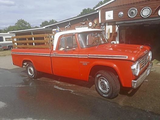 Dodge 100