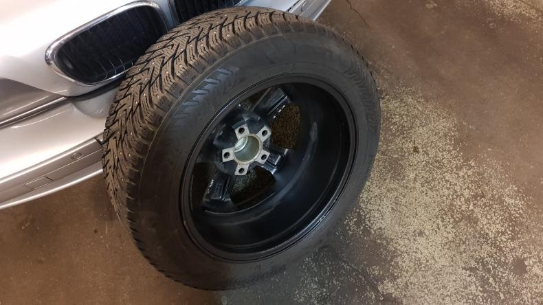 BMW 17 TUM VINTERHJUL