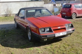  Mustang 5.0 V8 Cab