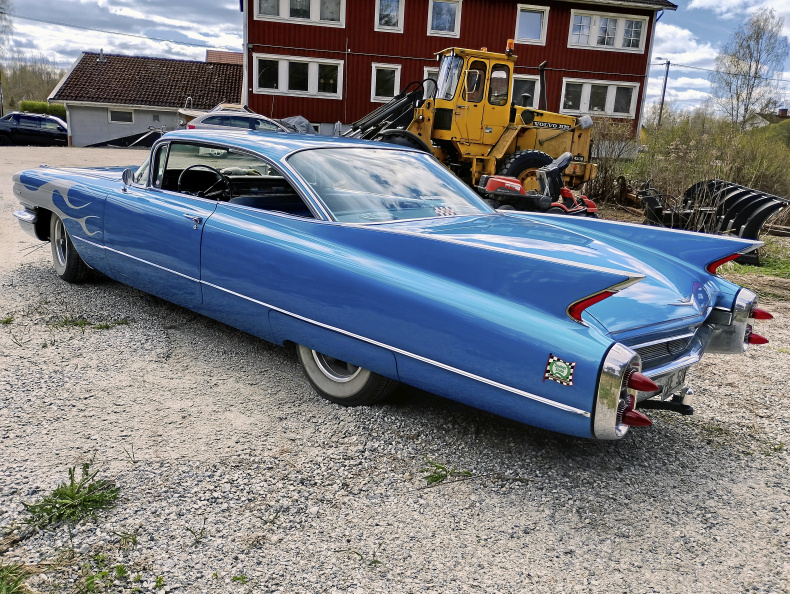 Cadillac coupe De Ville