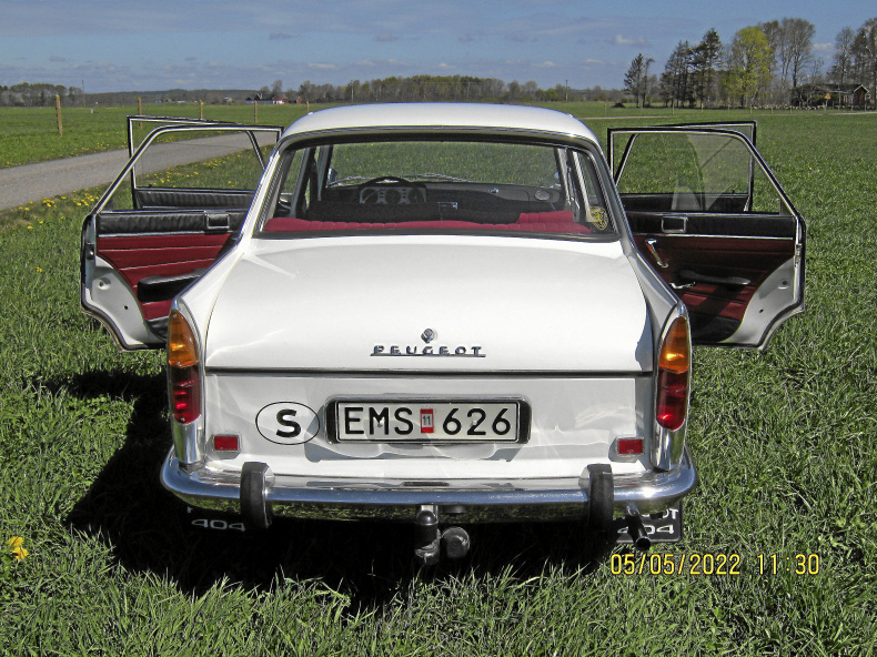 Peugeot 404