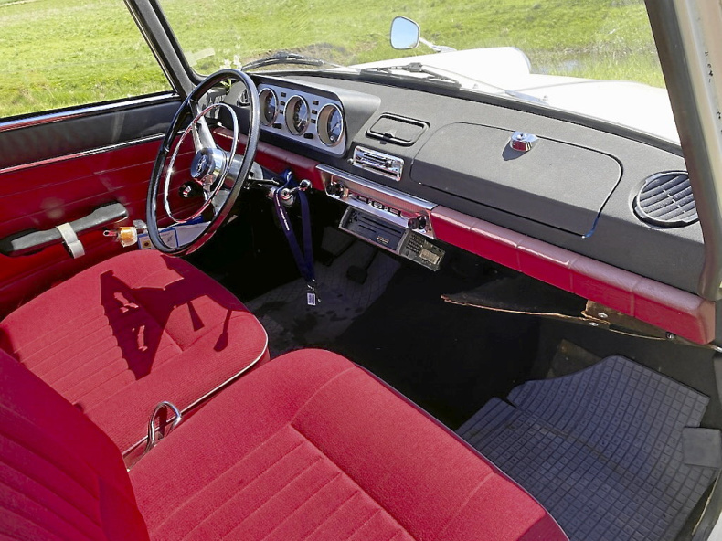 Peugeot 404