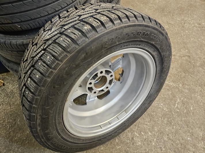 BMW 16 TUM VINTERHJUL