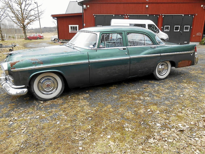 Chrysler Windsor 4D Sedan