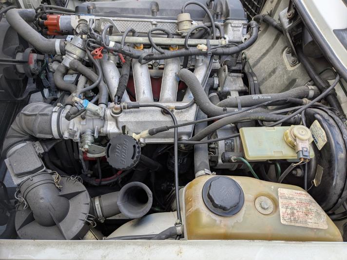 Fin och välbehållen Saab 900i söker ny ägare!