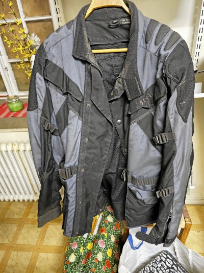 TILLFÖRLIT MC-JACKA 56