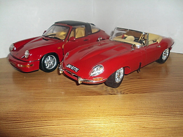 1: 18 Porsche 911 Targa och Jaguar E-type Cab -61