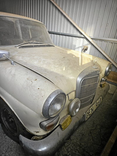 Mercedes 200D