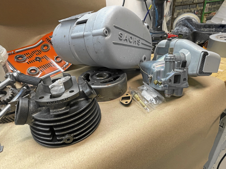 Cresent Compakt med 3 växlad Sachs motor i delar
