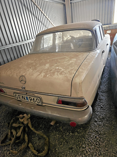 Mercedes 200D