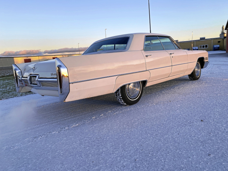 Cadillac Calais